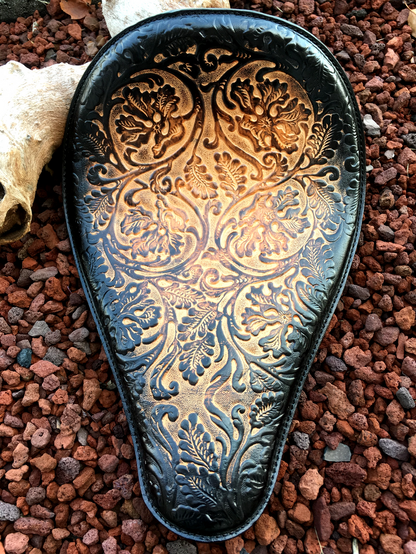 Antique Black Oak Leaf 11x16 Leather Spring Solo Seat