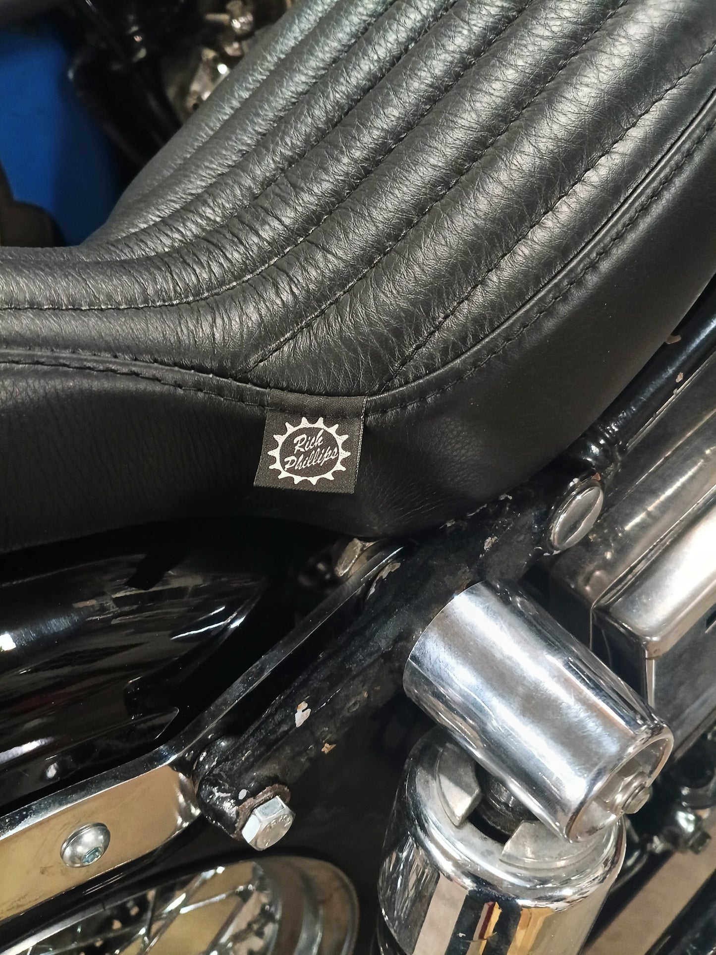 Swing arm chopper cobra seat Black Leather Front to Back Pleates for Panhead and Shovelhead frames